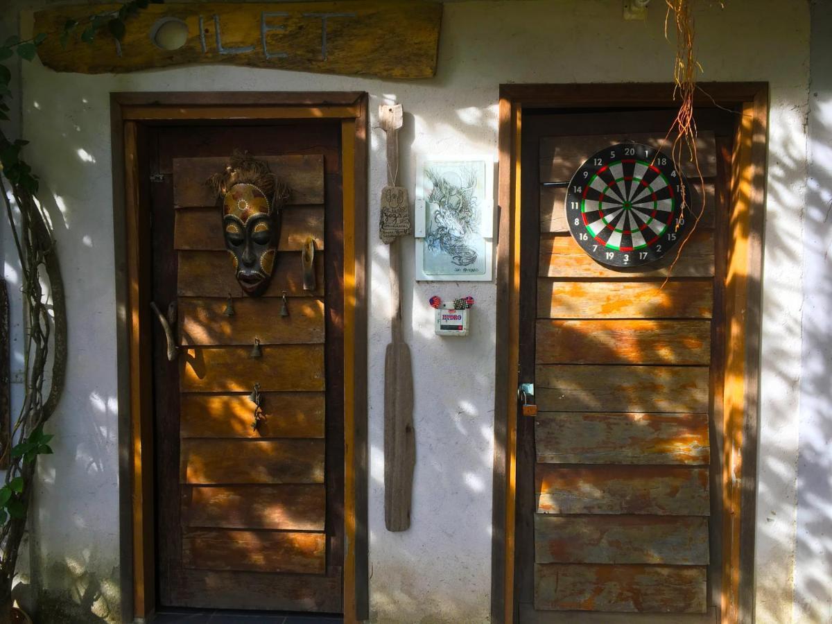 Merdeka House Maluk Екстер'єр фото