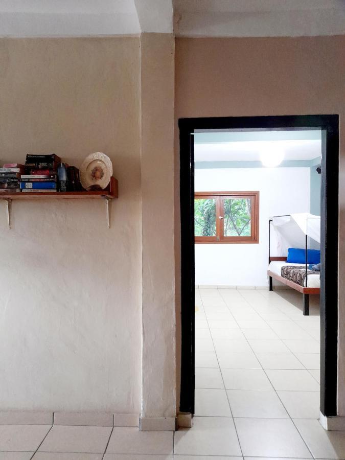 Merdeka House Maluk Екстер'єр фото