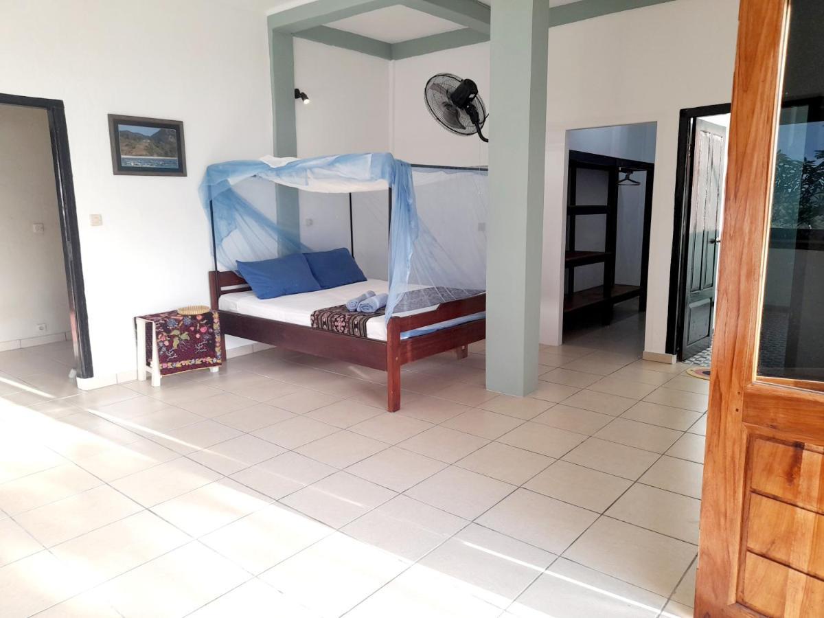 Merdeka House Maluk Екстер'єр фото