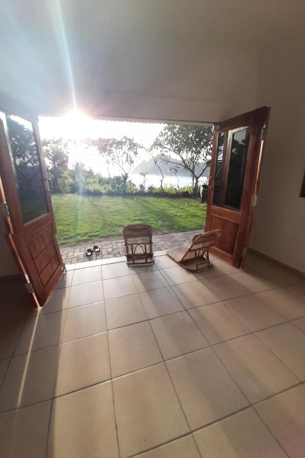 Merdeka House Maluk Екстер'єр фото