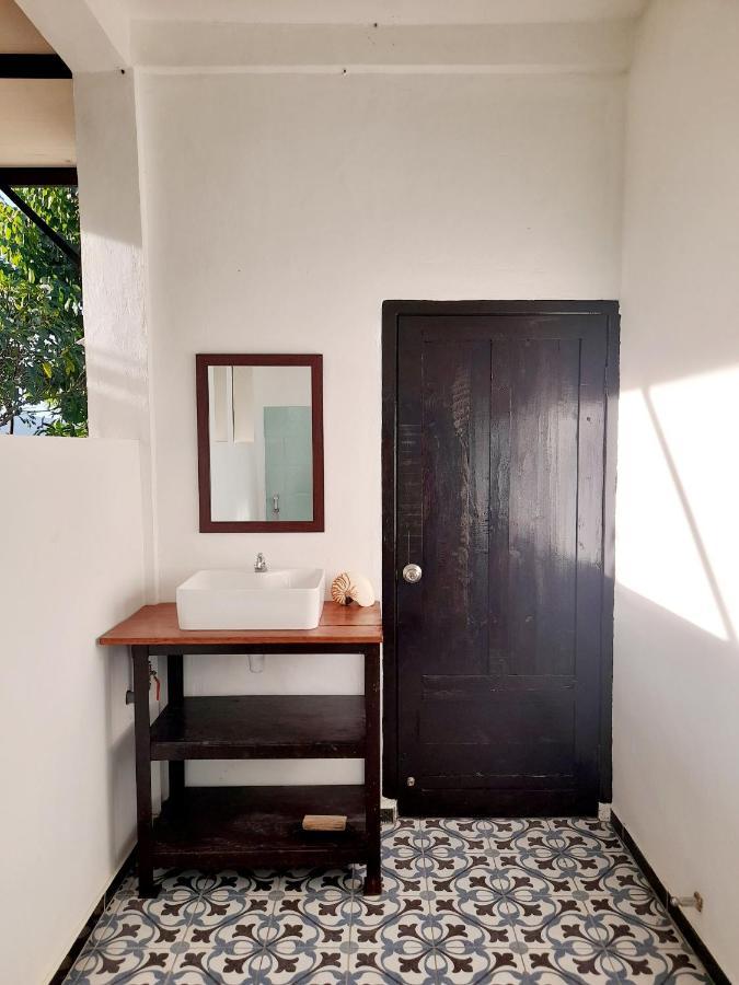 Merdeka House Maluk Екстер'єр фото