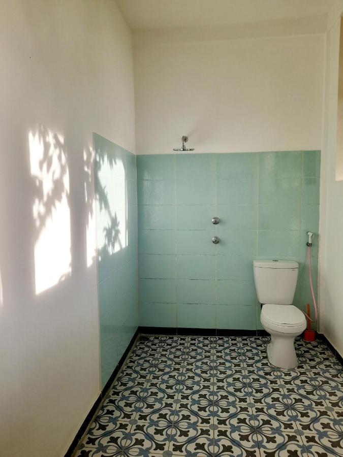 Merdeka House Maluk Екстер'єр фото