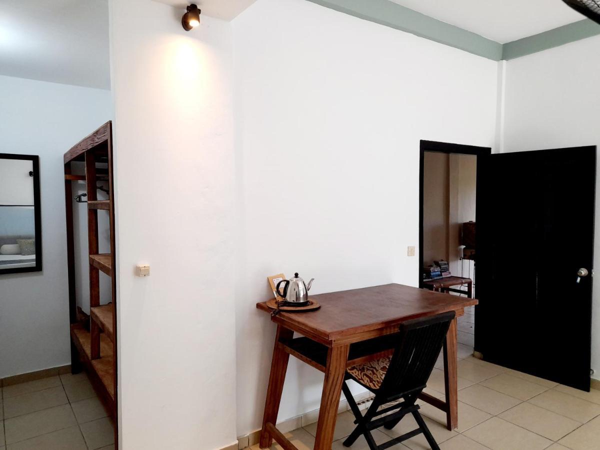 Merdeka House Maluk Екстер'єр фото